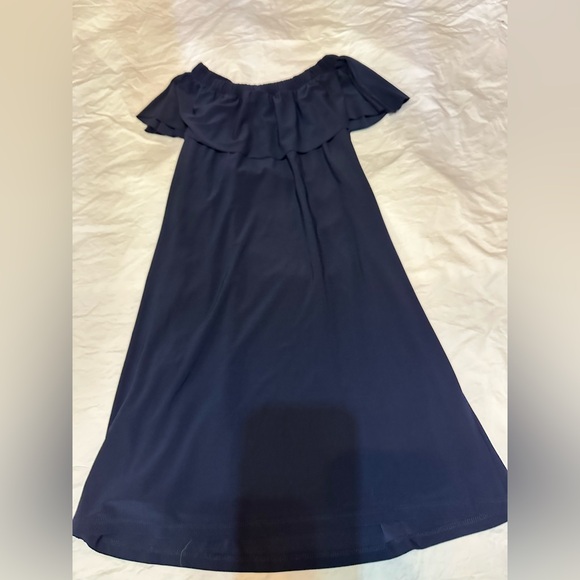 Girl’s dress sz. 6-7 yrs old. - Picture 2 of 6